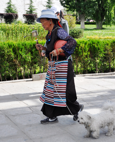 西藏转经筒风情 (5).jpg