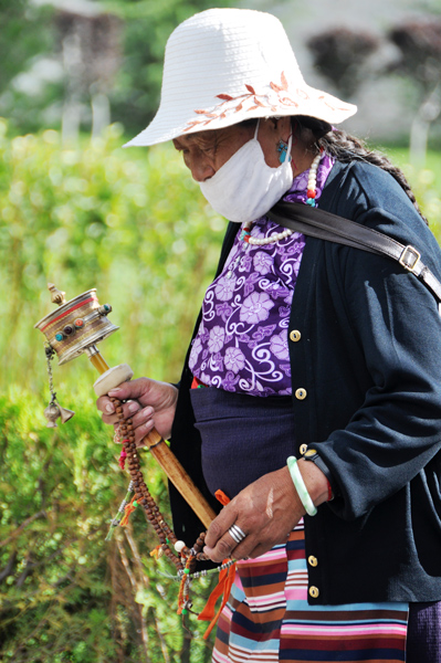 西藏转经筒风情 (6).jpg