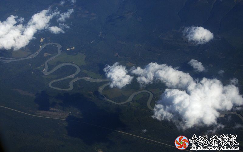 白云、河流