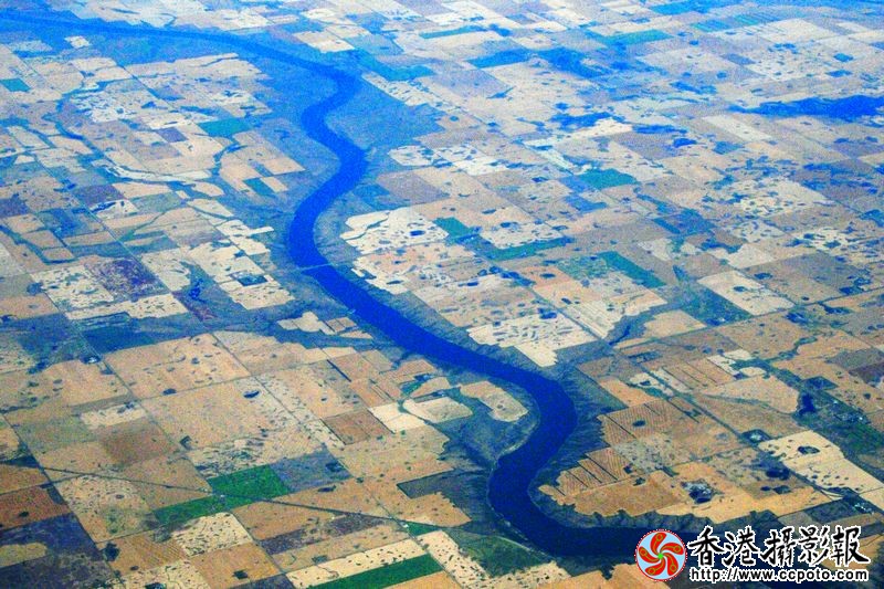 大地、河流