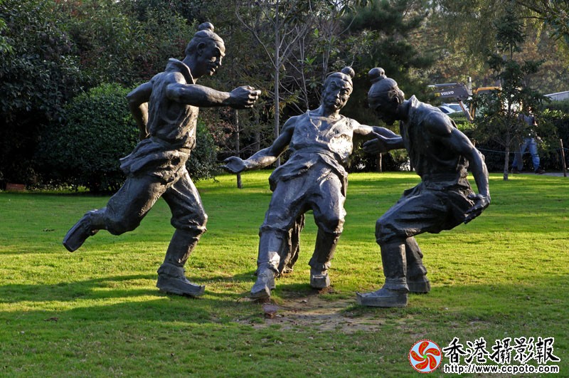 踢球.jpg