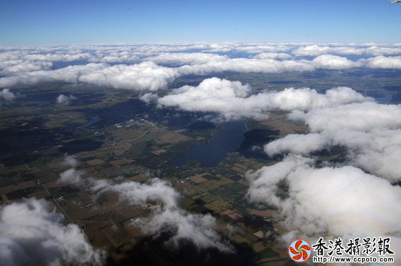 蓝天、白云、大地、湖泊