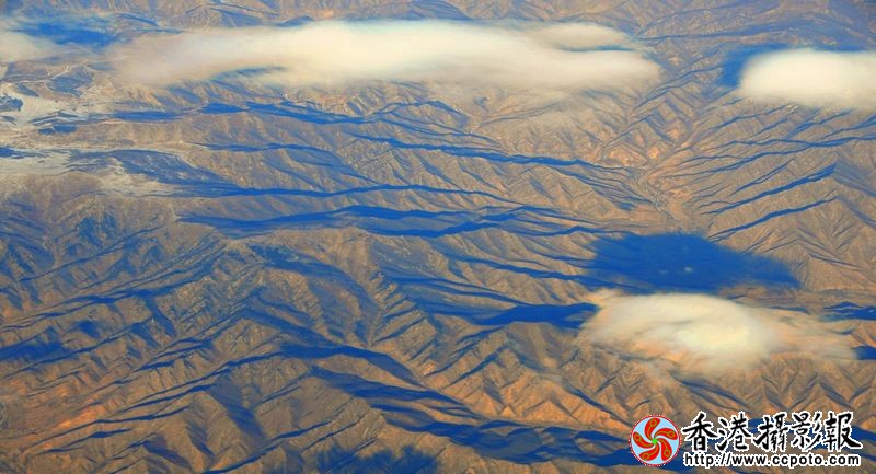 崇山峻岭