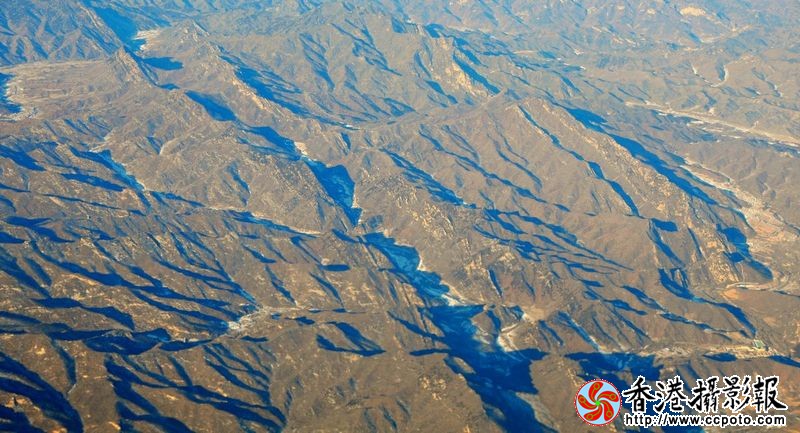 崇山峻岭