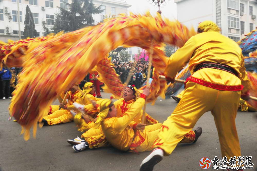 青黄狂龙闹元宵  天地非吾嬉新春一_08.JPG