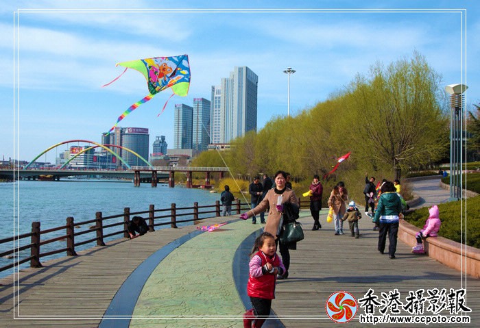 潍州处处飞纸鸢1.jpg