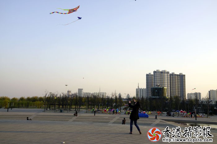 凤凰广场清明风筝9..jpg