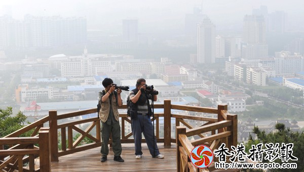 13.凤凰山上博友情.JPG