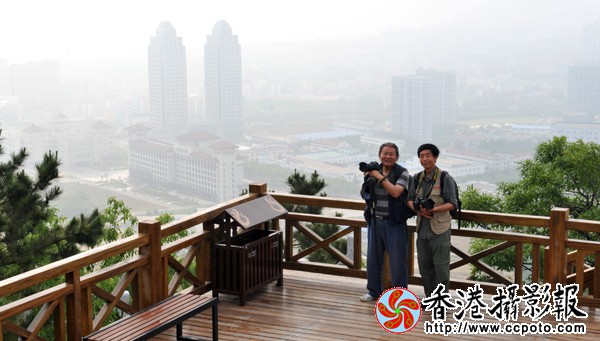 15.凤凰山上博友情.JPG