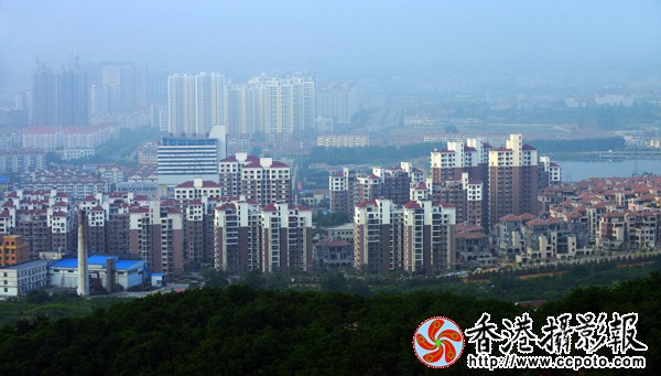 16.凤凰山上博友情.JPG