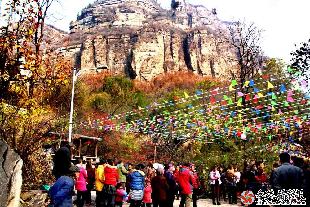 热闹的山村.JPG