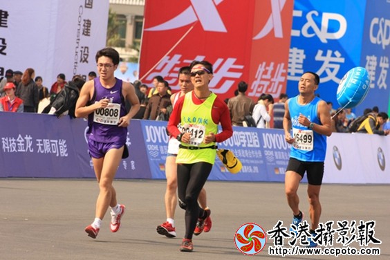 图为：2014年1月2日厦门国际马拉松开赛.JPG