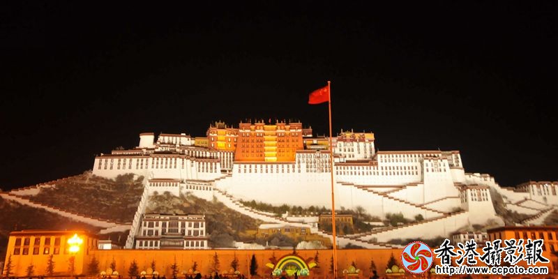 布达拉宫夜景