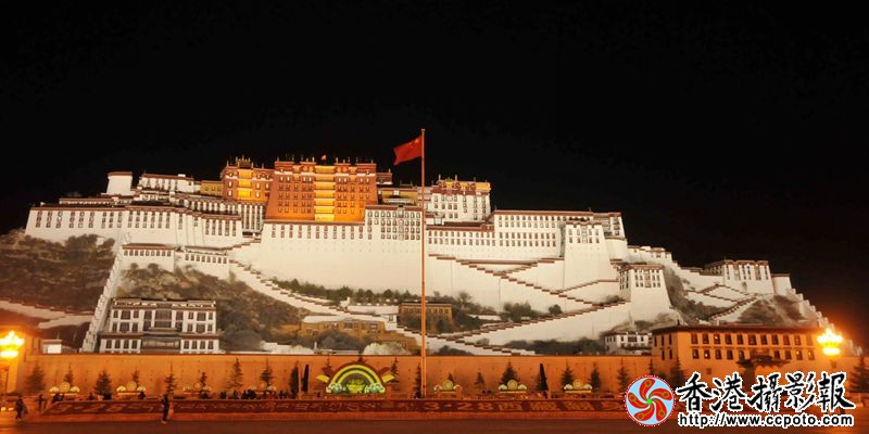 布达拉宫夜景
