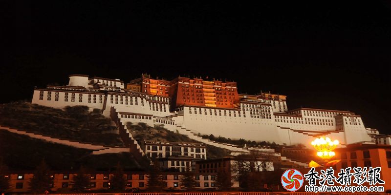 布达拉宫夜景