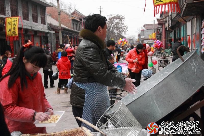 过年吃元宵.jpg