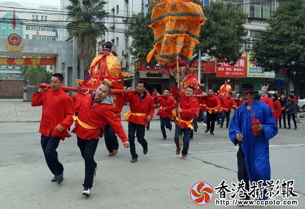 闽南林氏官厅道台公巡境巡香祈平安文艺联欢活动抬神踏街.JPG