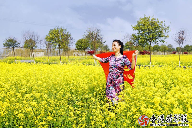笑女甜甜2..jpg