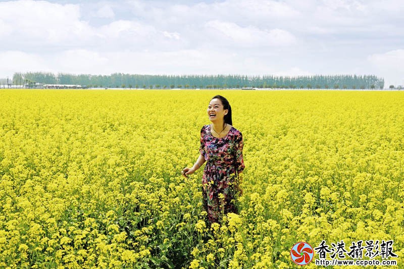 笑女甜甜3..jpg