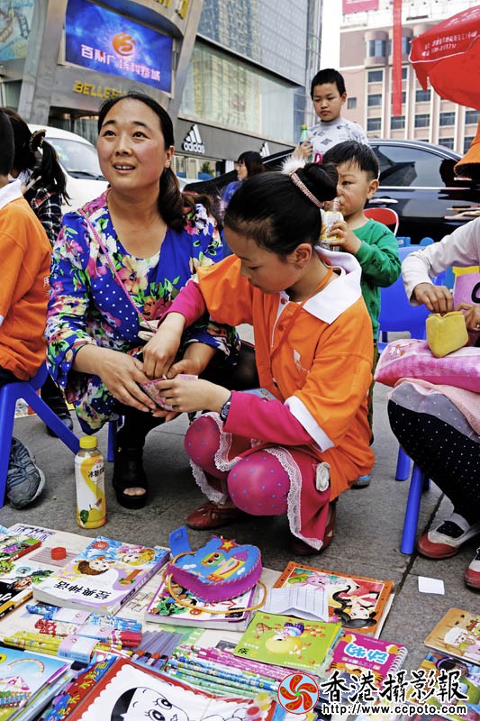 童心义卖公益集市活动随拍5..jpg