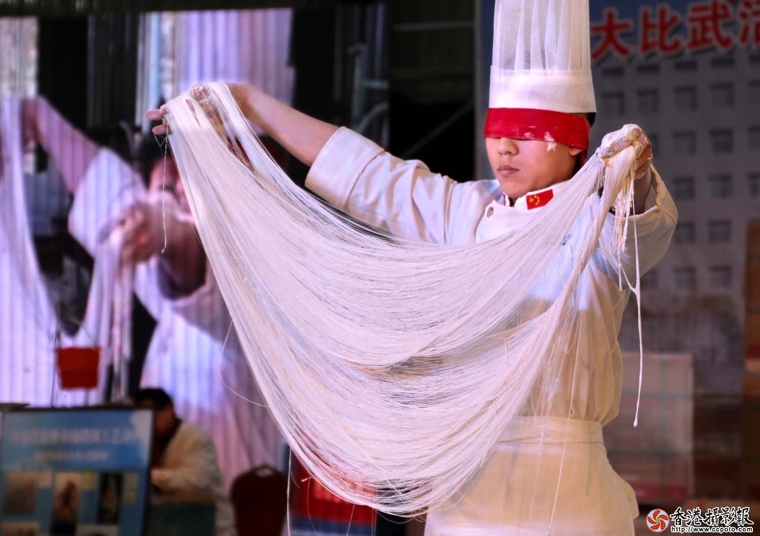 餐饮行业拉面技术表演.JPG