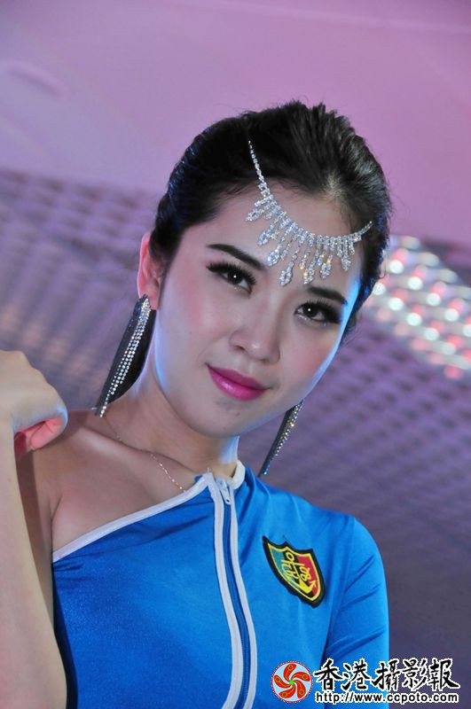 蓝衣少女