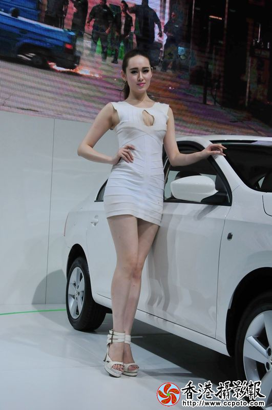 白衣少女