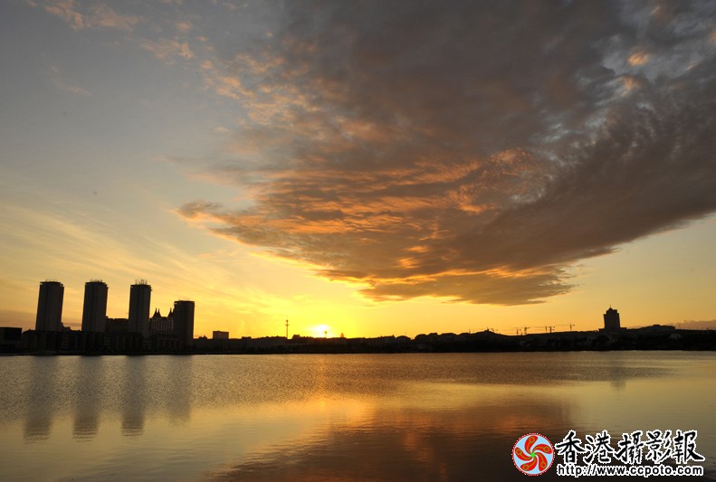晚霞中的满洲里.jpg
