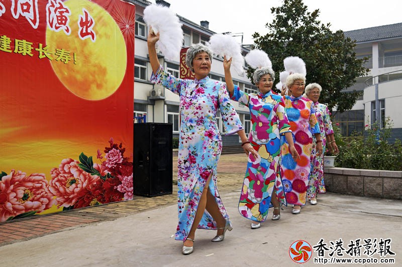中秋敬老慰问演出16..jpg