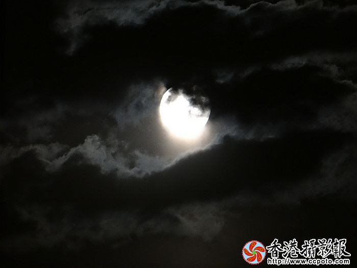 乌云遮月