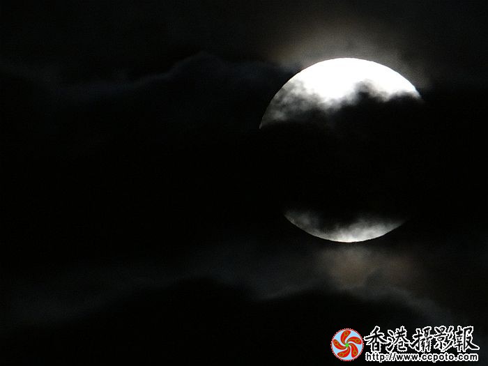 乌云遮月
