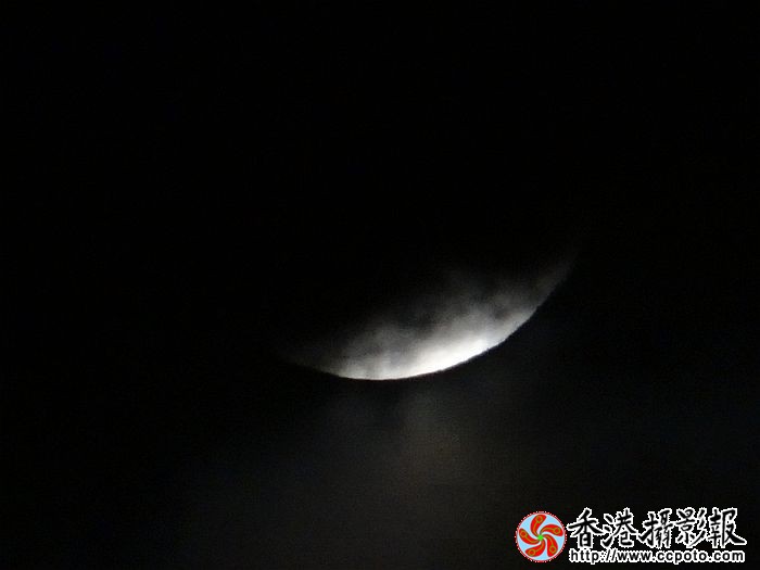 乌云遮月