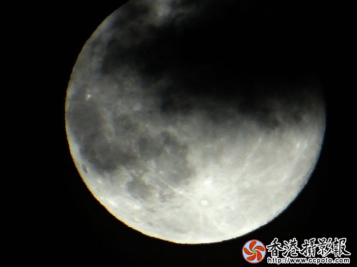 乌云遮月