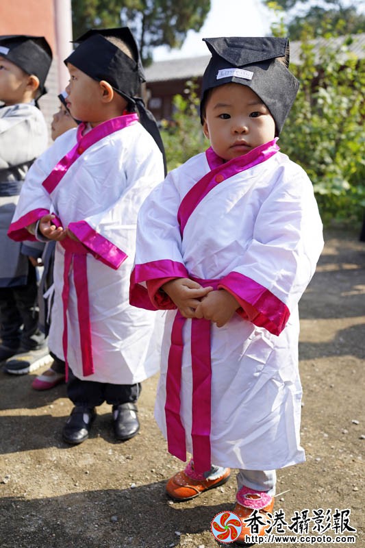 孔庙里的孩子们4..jpg