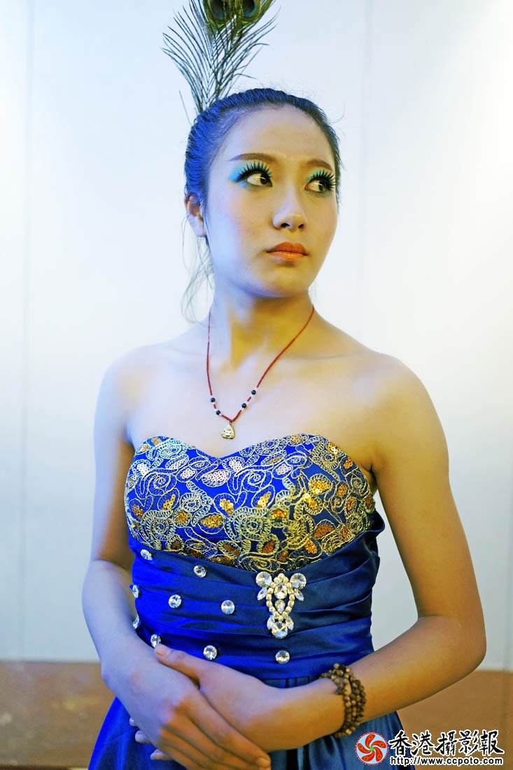 地产年会上的孔雀姑娘8..jpg