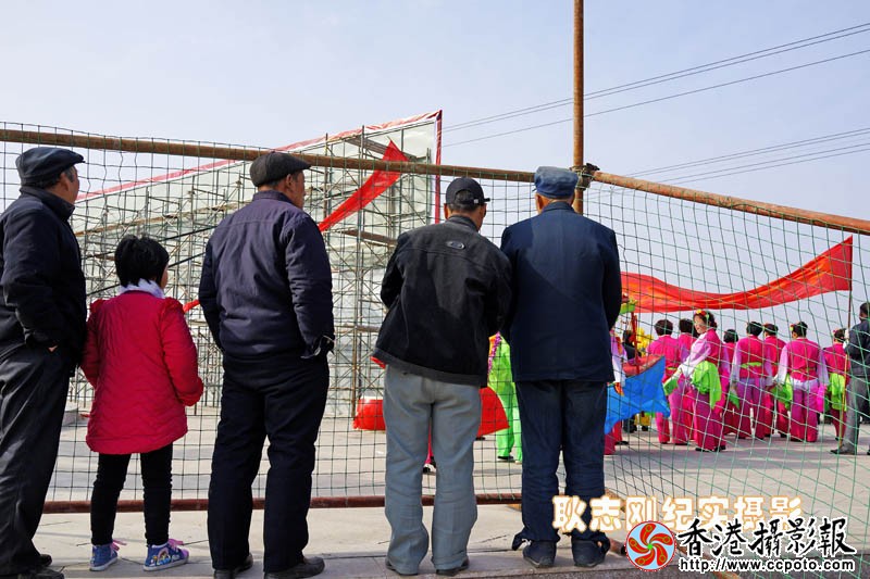 河东花木城的秧歌大会11..jpg