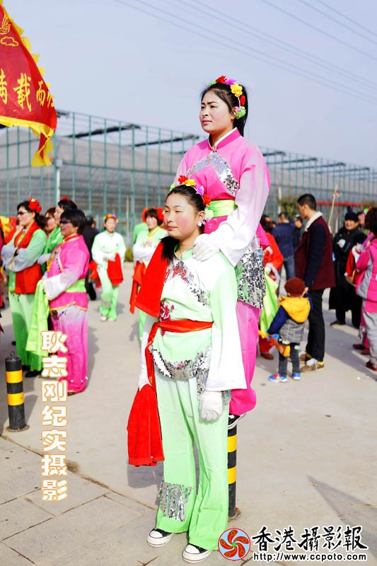 河东花木城的秧歌大会25..jpg