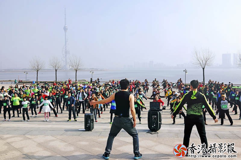 隧道广场的全民健身日活动1..jpg