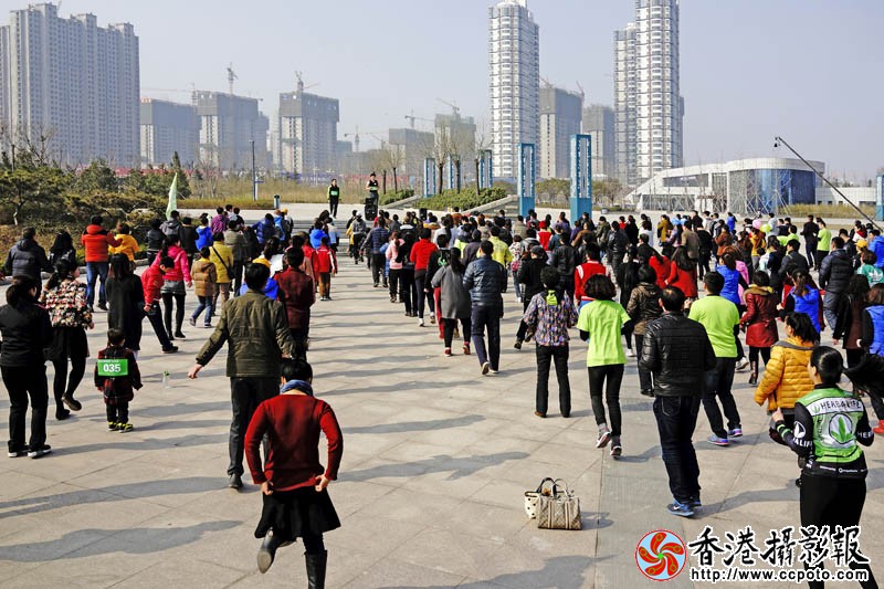 隧道广场的全民健身日活动2..jpg