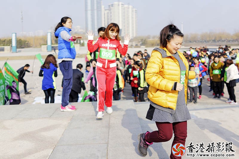 隧道广场的全民健身日活动3..jpg