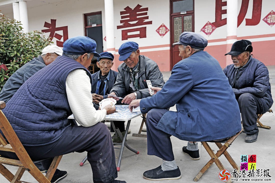 八湖敬老院的老人们1..jpg