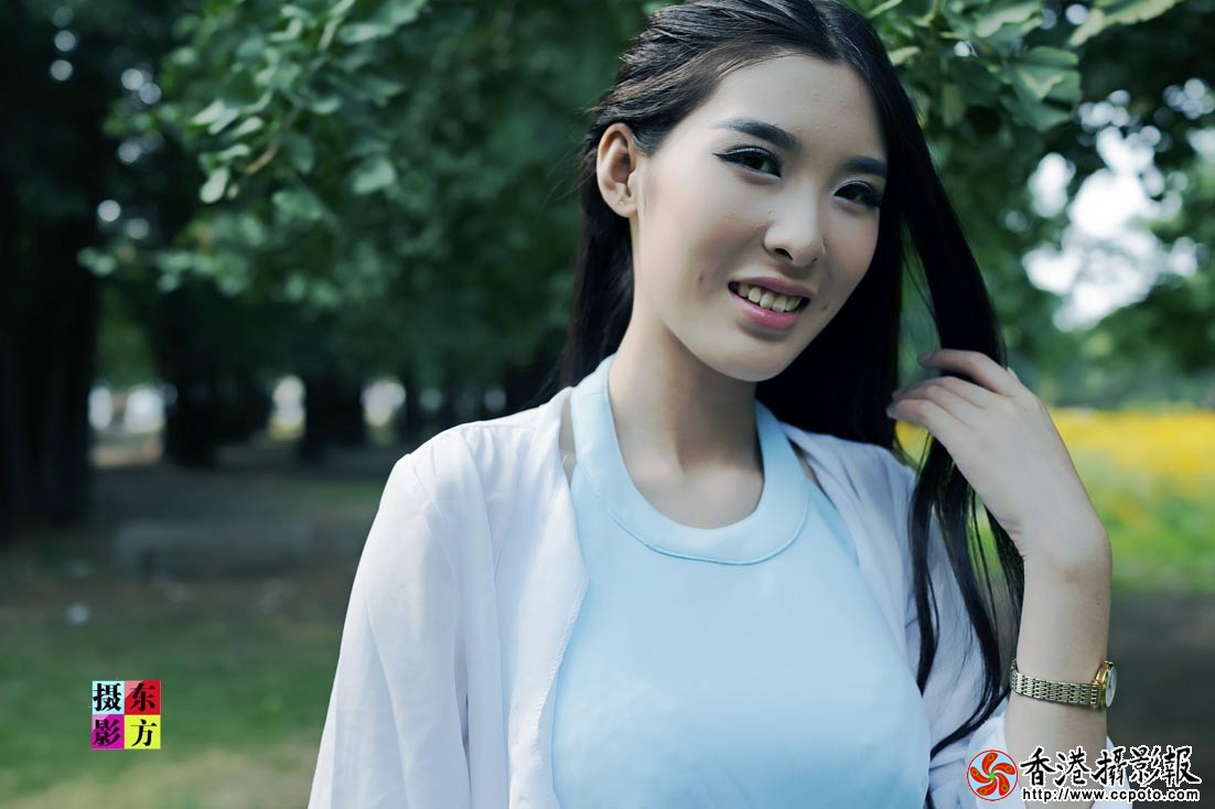 夏至银杏林清新美女12..jpg