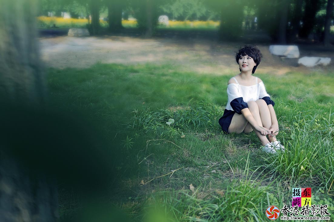 夏至银杏林清新美女40..jpg
