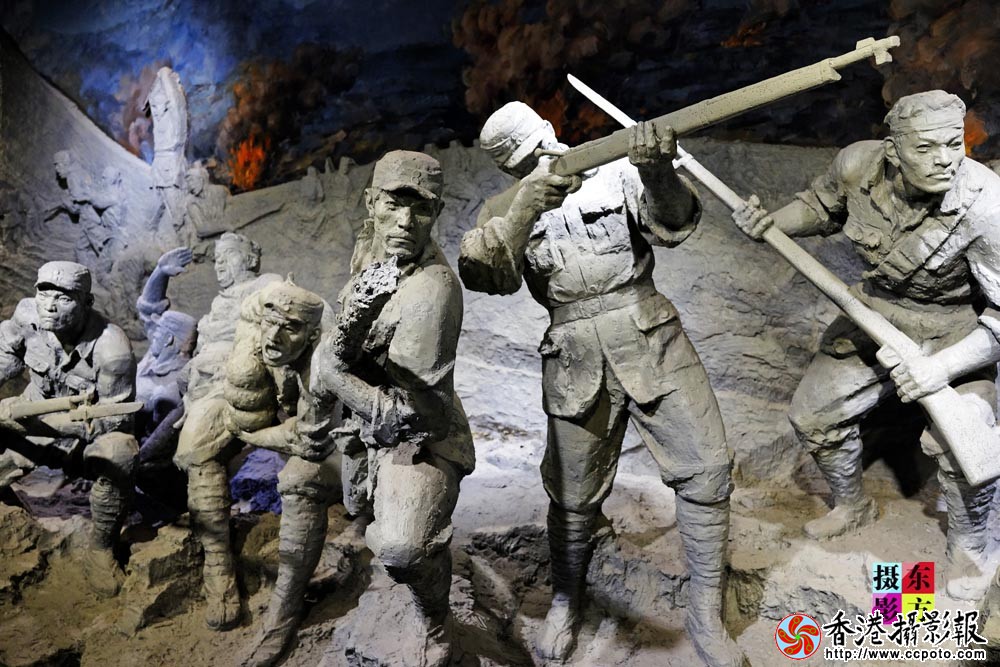 大青山突围胜利纪念馆雕塑7..jpg