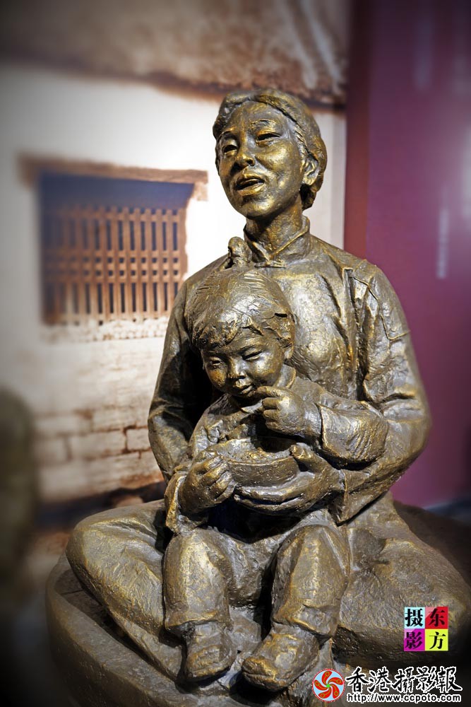 红嫂纪念馆雕塑8..jpg