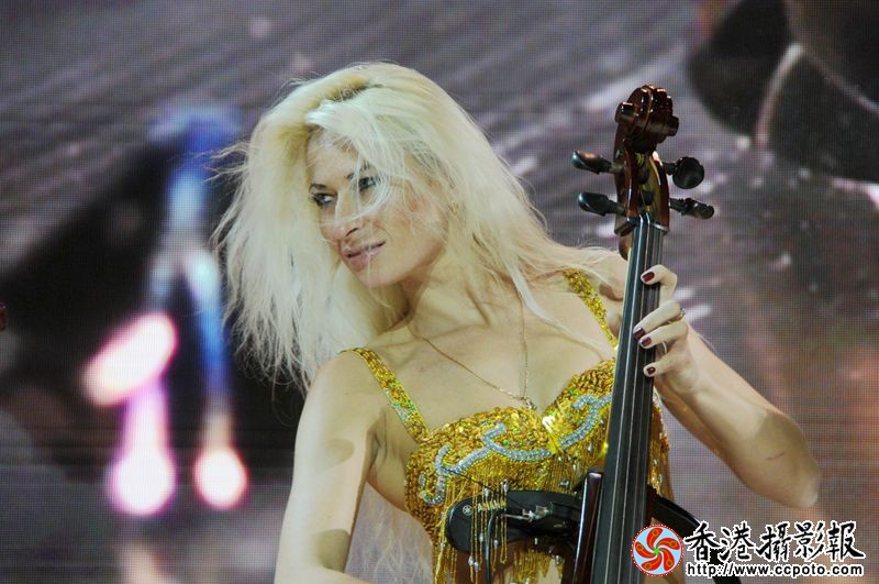 美女提琴手