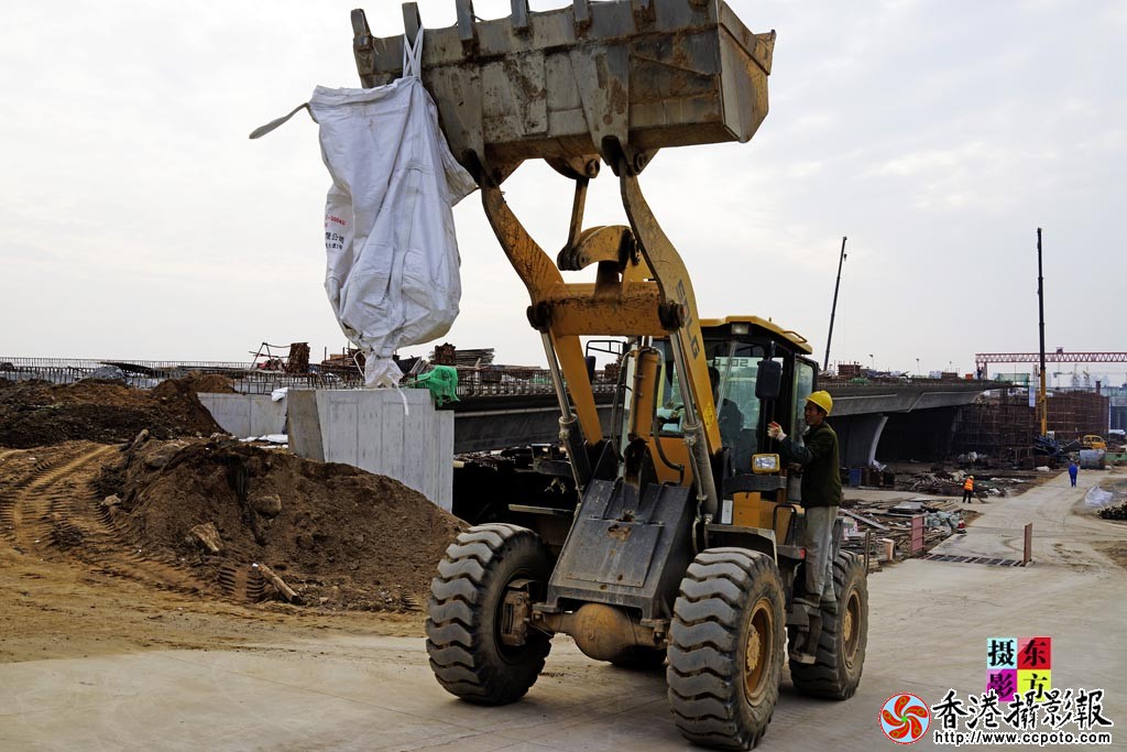 南京路大桥施工现场随拍4..jpg