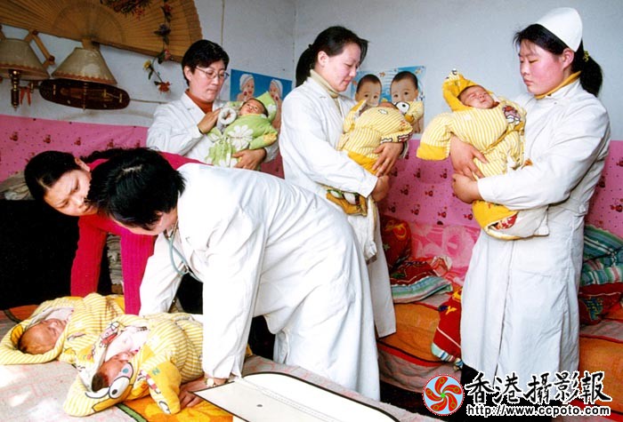 2出生两个月后的五胞胎都很健康.jpg