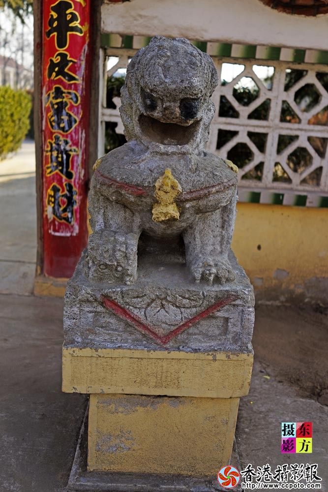 水泥狮子..jpg