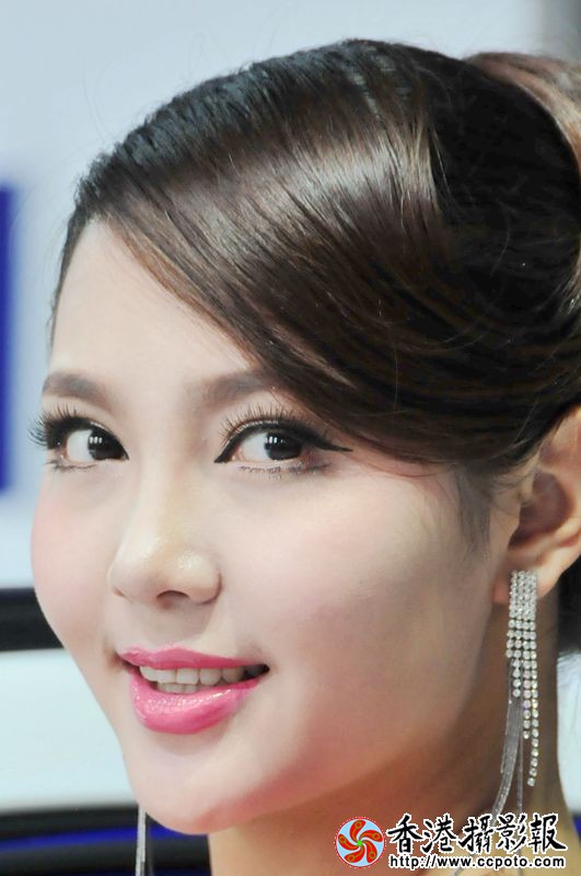 红衣美女